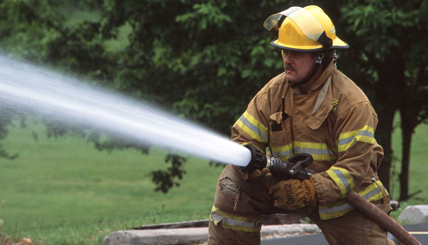 Потеря напора и нормы пропускной способности пожарных рукавов: таблица объема и расхода воды