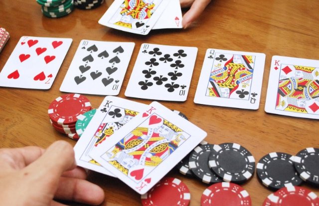покер играть онлайн для прибыли